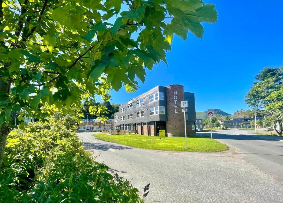 Marina Hotel Lofoten Svolvær Exterior foto
